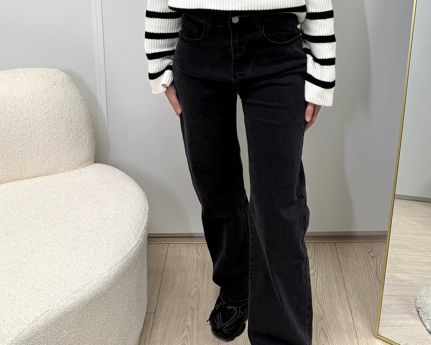 CHOU Wide Leg Jeans