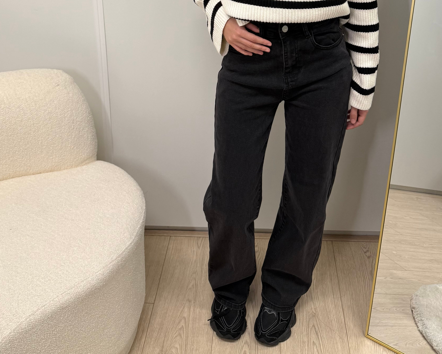 CHOU Wide Leg Jeans